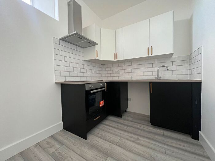 1 Bedroom Studio To Rent In Church Street, Paignton, TQ3