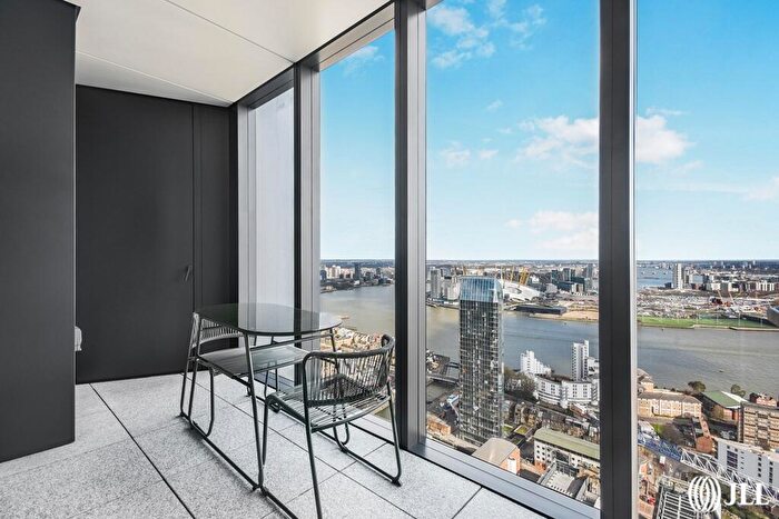 2 Bedroom Apartment To Rent In Amory Tower, Marsh Wall, E14