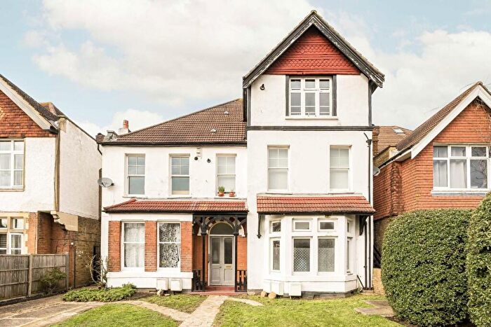 1 Bedroom Flat To Rent In Avenue South, Surbiton, KT5