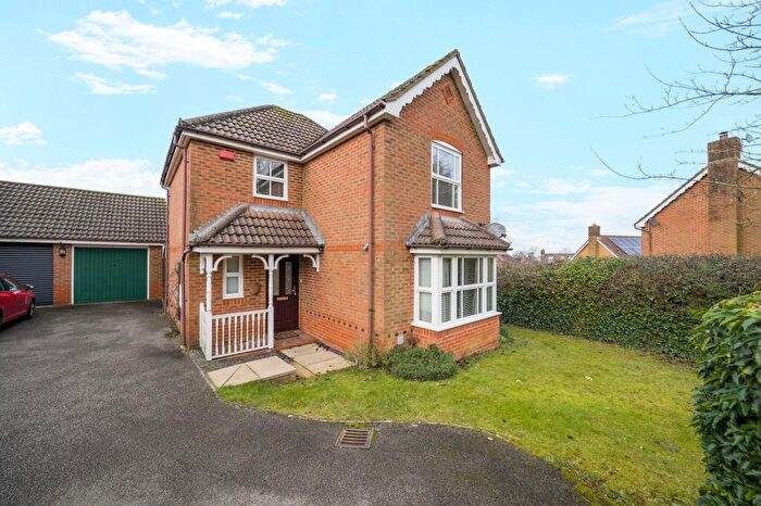 3 Bedroom Detached House For Sale In Yellowhammer Road, Gabriel Park, RG22