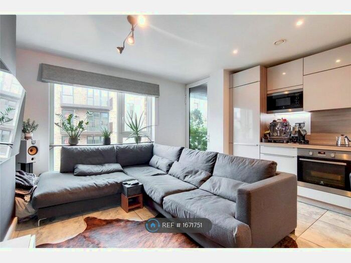 2 Bedroom Flat To Rent In Mandara Place, London, SE8