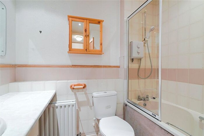 1 Bedroom Flat For Sale In Kingsworthy Close, Kingston Upon Thames, KT1