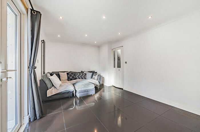 2 Bedroom Terraced House For Sale In Dauntsey Covert, Druids Heath, Birmingham, B14