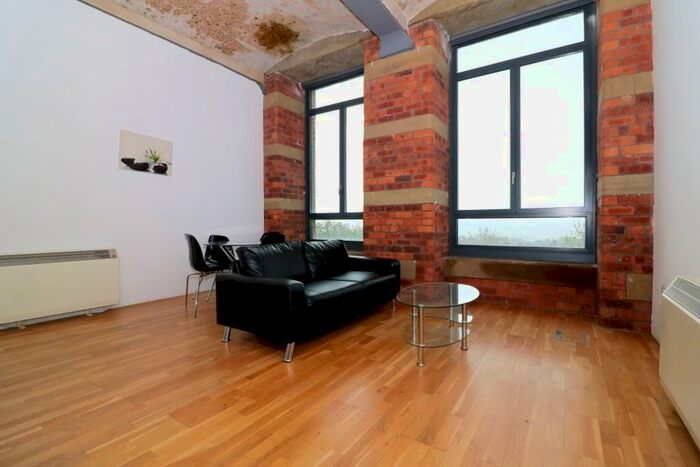 Studio To Rent In Lilycroft Road, Bradford, BD9