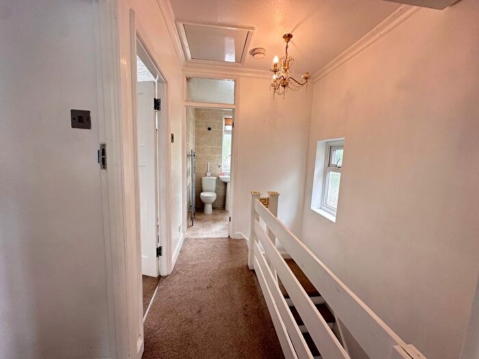 4 Bedroom Semi-Detached House To Rent In Bridport Avenue, Romford, RM7