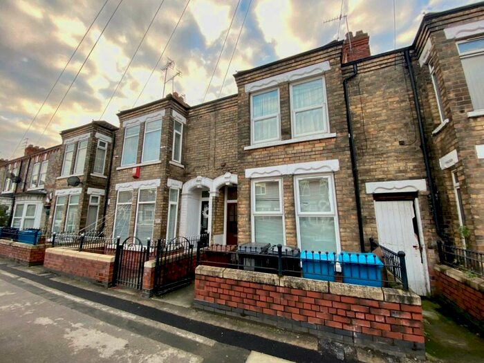 2 Bedroom Flat To Rent In De La Pole Avenue, Hull, East Yorkshire, HU3