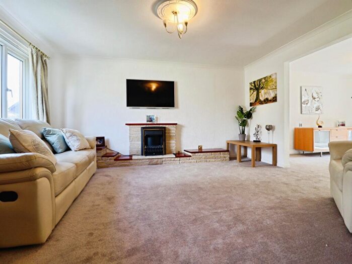 4 Bedroom Detached House For Sale In Lynton Close, Sully, Penarth, CF64