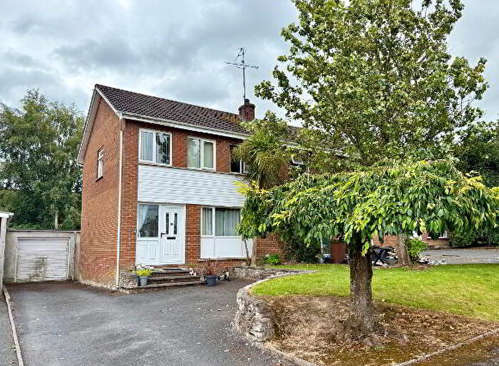 3 Bedroom Semi-Detached House For Sale In Woodford Park, Armagh, BT60