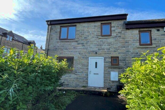 3 Bedroom Property To Rent In Staveley Close, Bacup, OL13