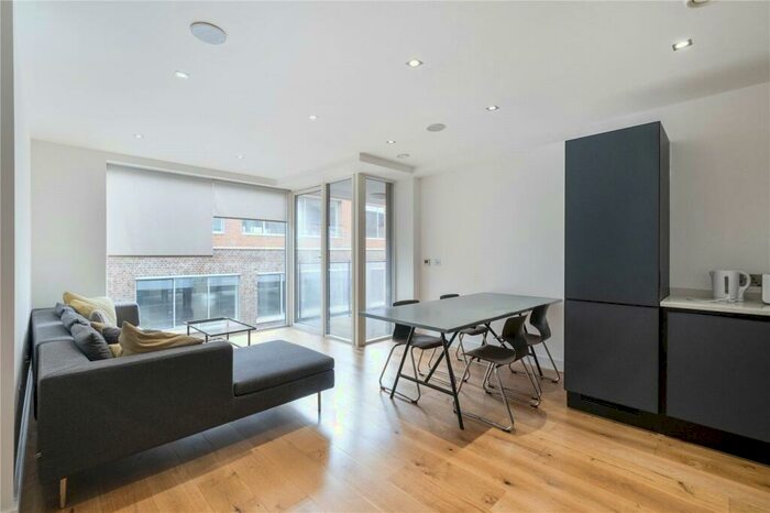2 Bedroom Apartment To Rent In Pear Tree Street, London, EC1V