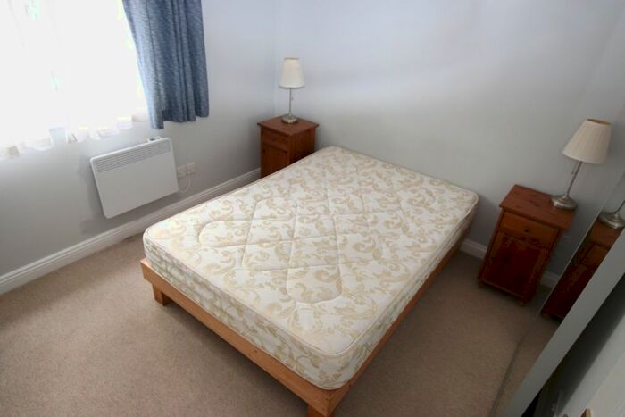 1 Bedroom Flat To Rent In Swan Place, Reading, RG1