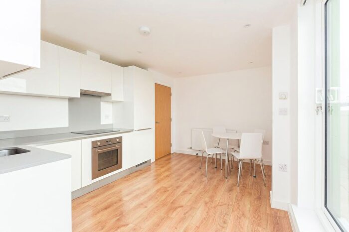 1 Bedroom Flat To Rent In Sydney Road, Tower Point, EN2