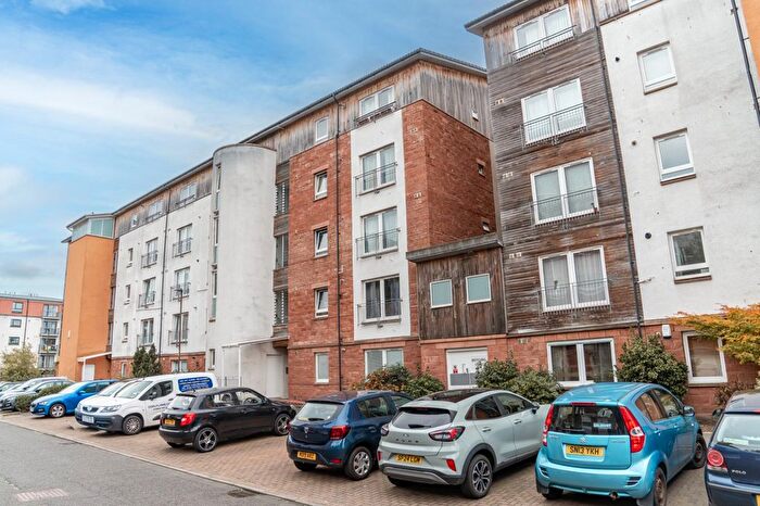 2 Bedroom Flat For Sale In / Albion Gardens, Easter Road, Edinburgh, EH7