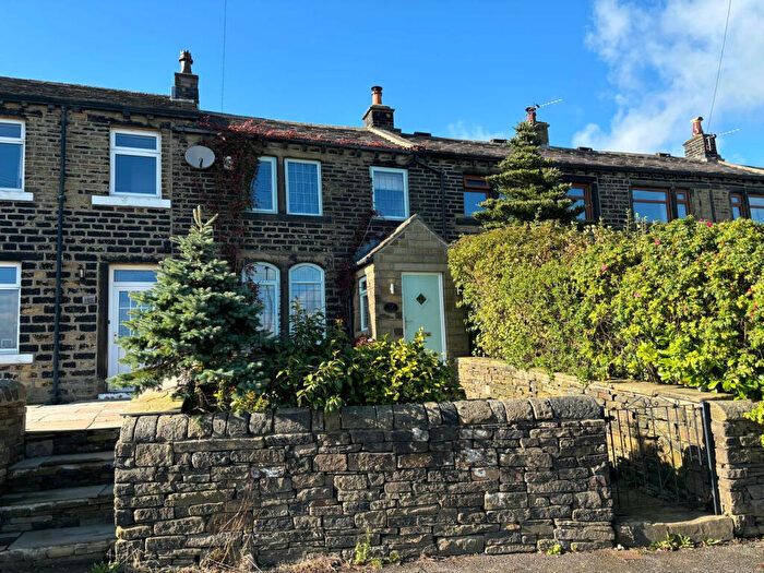 3 Bedroom Terraced House For Sale In High Street, Huddersfield, West Yorkshire, HD7