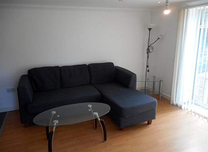 2 Bedroom Apartment To Rent In Richmond Road, Cardiff, CF24