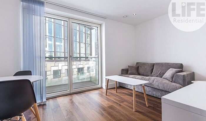 Flat For Sale In Duckman Tower, Canary Wharf, London, E14