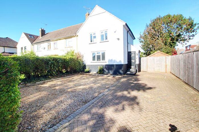3 Bedroom Terraced House For Sale In Goffs Oak Avenue, Goffs Oak, EN7