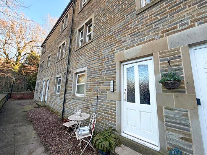 1 Bedroom Apartment For Sale In Weavers Walk, Silsden, BD20