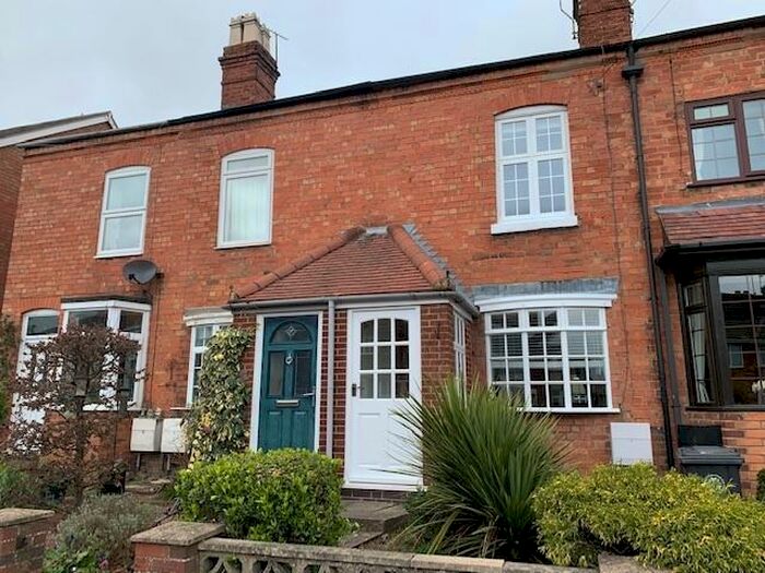 2 Bedroom Property To Rent In Castle Road, Studley, B80