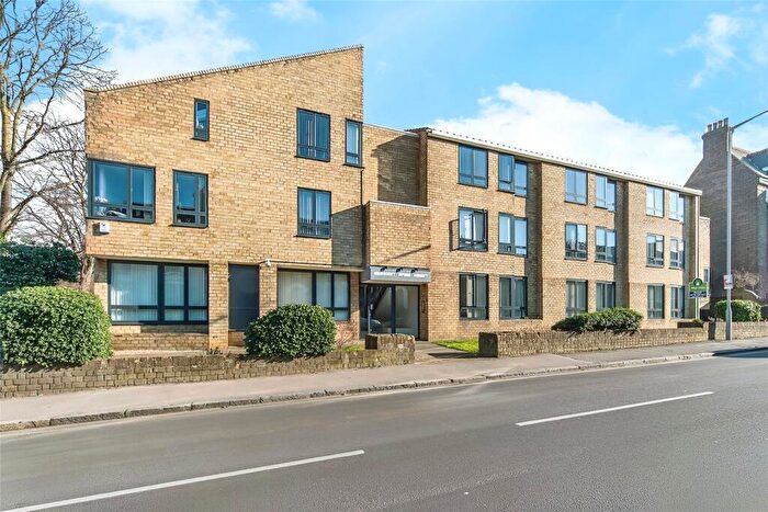 3 Bedroom Flat To Rent In Newton Road, Faversham, Kent, ME13