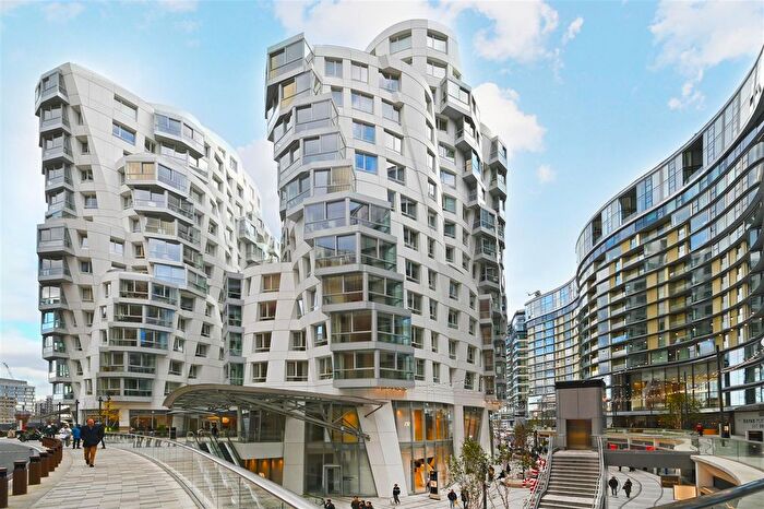 2 Bedroom Flat To Rent In Prospect Way, London, SW11