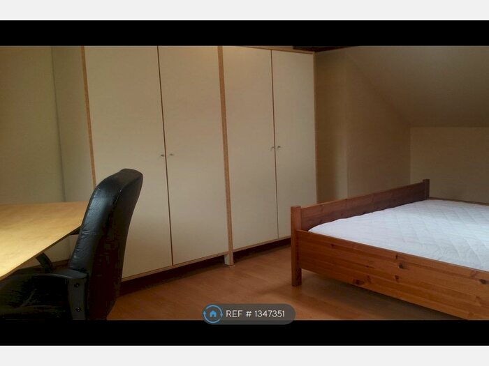 4 Bedroom Terraced House To Rent In Seaford Street, Stoke-On-Trent, ST4