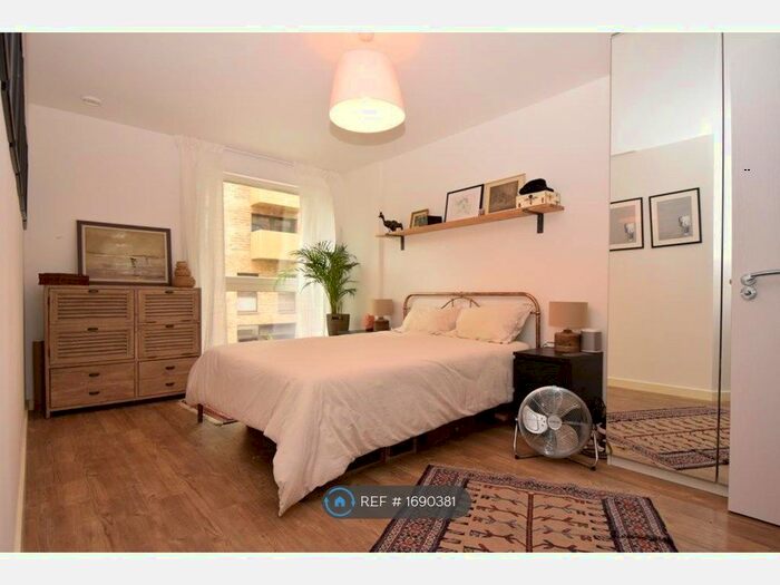 3 Bedroom Flat To Rent In Nyland Court, London, SE8