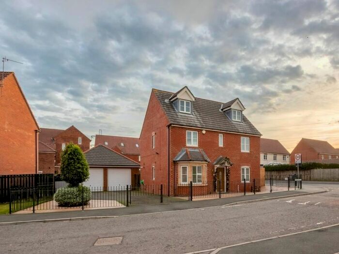 5 Bedroom Detached House To Rent In Edgefield, Shiremoor, Newcastle Upon Tyne, NE27