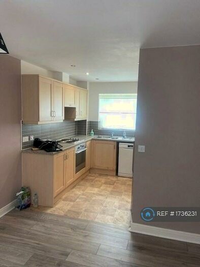2 Bedroom Flat To Rent In Sheepridge, Huddersfield, HD2