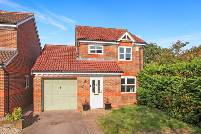 3 Bedroom Detached House To Rent In Langstone Close, Maidenbower, Crawley, RH10