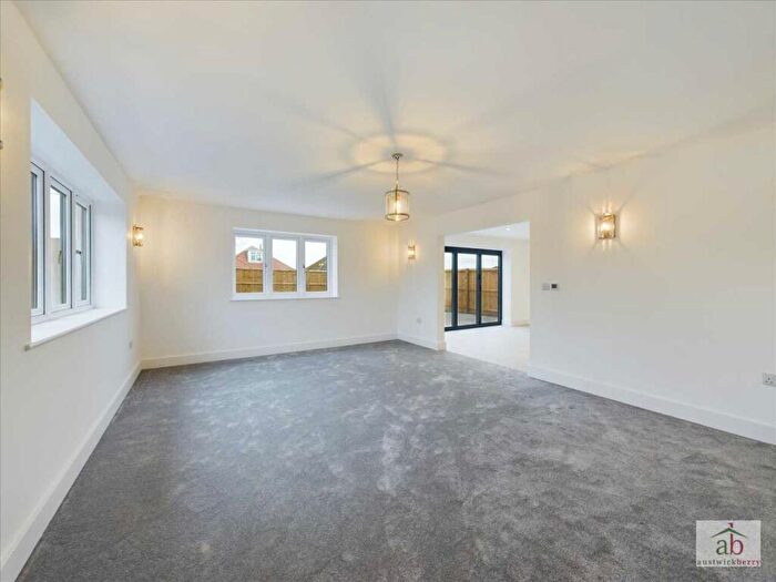 5 Bedroom Detached House For Sale In Oak House, Carlton Road, Kesgrave, IP5