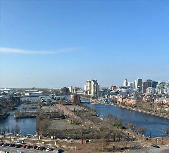 2 Bedroom Apartment For Sale In Trafford Road, Salford, M5