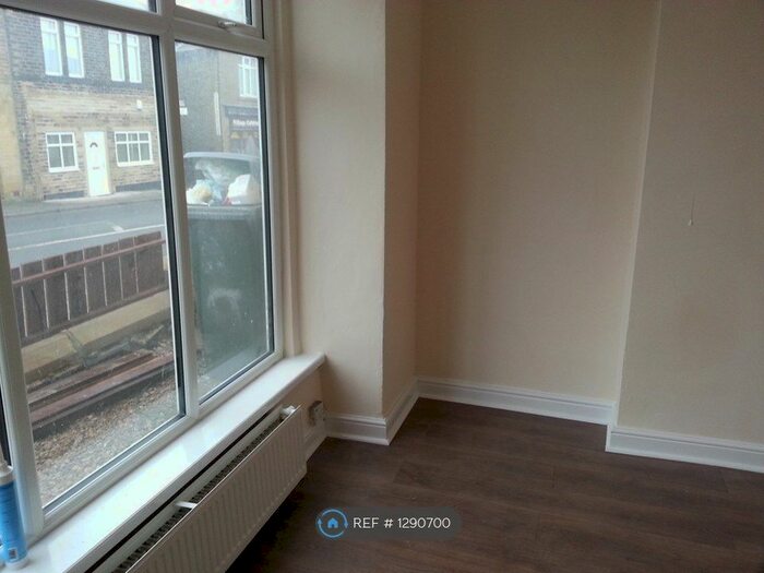 2 Bedroom Flat To Rent In Victoria Road, Eccleshill BD2