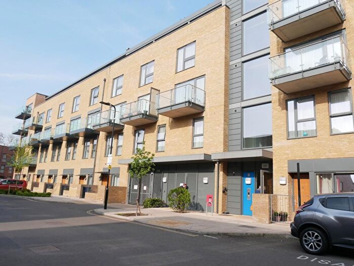 1 Bedroom Flat To Rent In Tewkesbury Road, West Ealing, W13