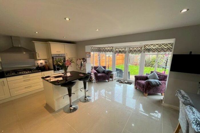 4 Bedroom Property To Rent In Hawkins Road, Exeter EX1