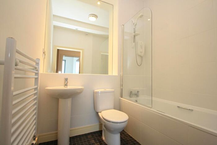 2 Bedroom Apartment To Rent In Brittany Street, Millbay, PL1