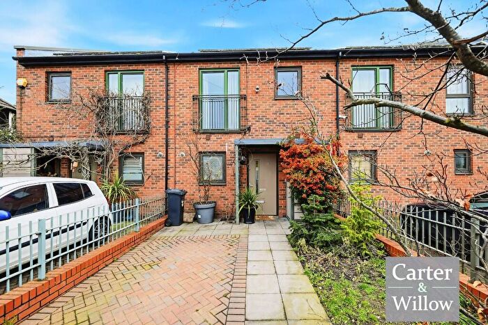 3 Bedroom Terraced House For Sale In Ager Avenue, Dagenham, RM8