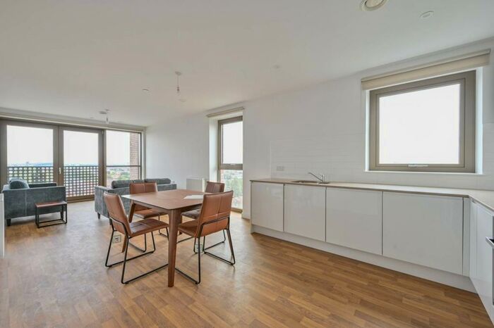 2 Bedroom Flat To Rent In Apex Gardens, Seven Sisters Road, Tottenham, London, N15