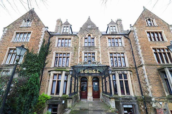 1 Bedroom Apartment To Rent In Barrack Road, Northampton, NN2