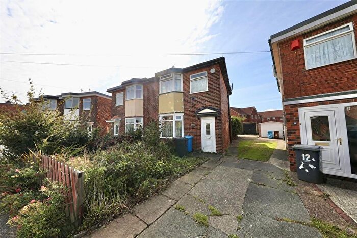 3 Bedroom Semi-detached House For Sale In Colwall Avenue, Hull, HU5