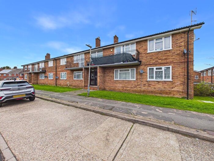 2 Bedroom Flat For Sale In White Horse Avenue, Halstead, CO9