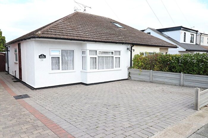 2 Bedroom Semi-Detached Bungalow For Sale In Bohemia Chase, Leigh-On-Sea, SS9