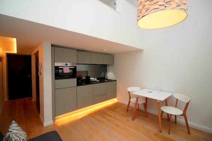 1 Bedroom Flat To Rent In Flat, Mcdonald Road, Edinburgh, EH7