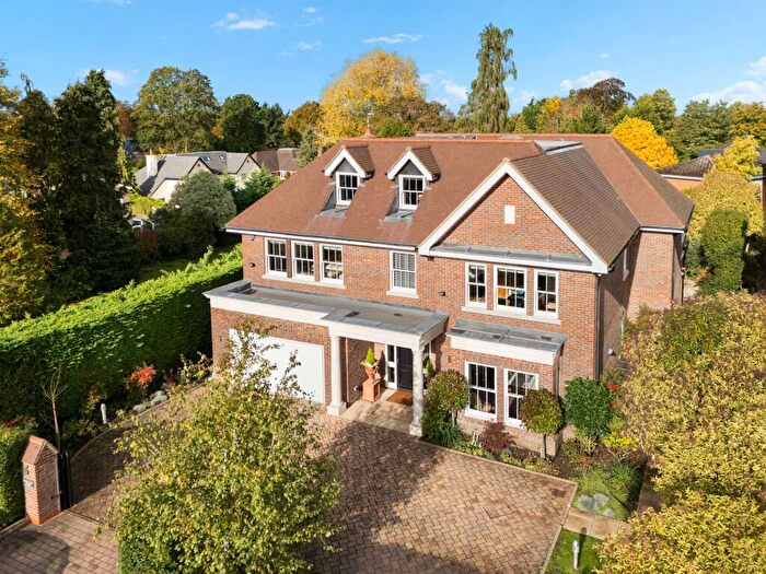 5 Bedroom Detached House To Rent In Fairmile Park Road, Cobham, KT11