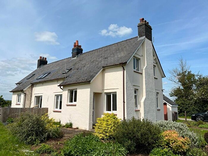 3 Bedroom Semi-Detached House For Sale In Leechpool Holdings, NP26