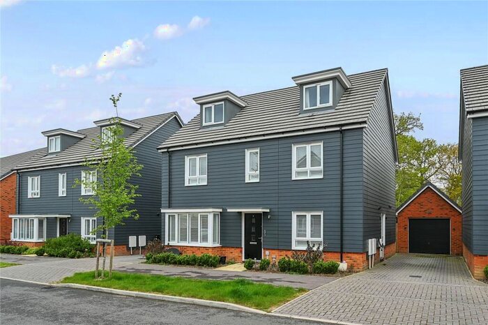 5 Bedroom Detached House For Sale In Nuthatch Lane, Sayers Common, BN6