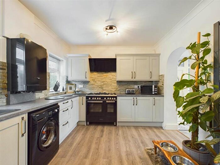 2 Bedroom Detached Bungalow For Sale In Imperial Avenue, Gedling, Nottingham, NG4