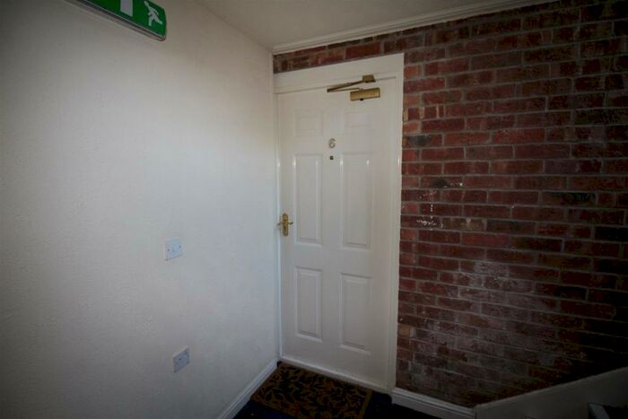 3 Bedroom Flat To Rent In Alexandra Road South, Manchester, M16