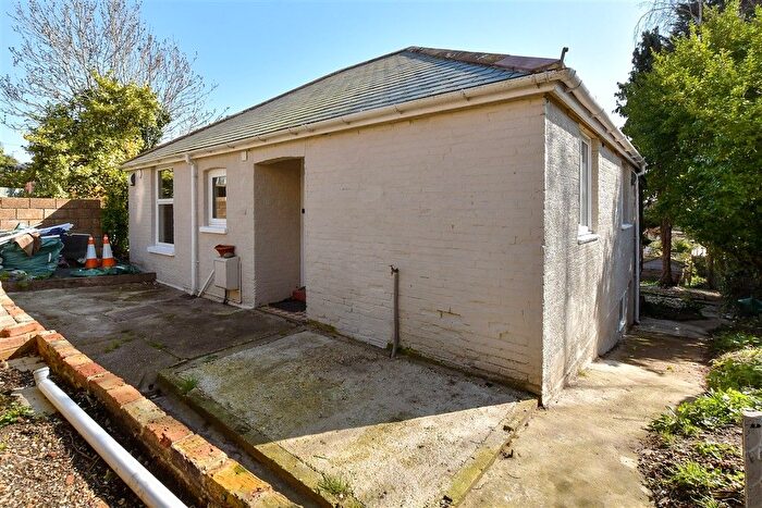 2 Bedroom Bungalow For Sale In Park Road, Cowes, Isle Of Wight, PO31