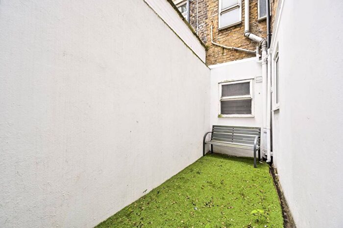 2 Bedroom Maisonette To Rent In Warwick Road, Kensington, London, W14